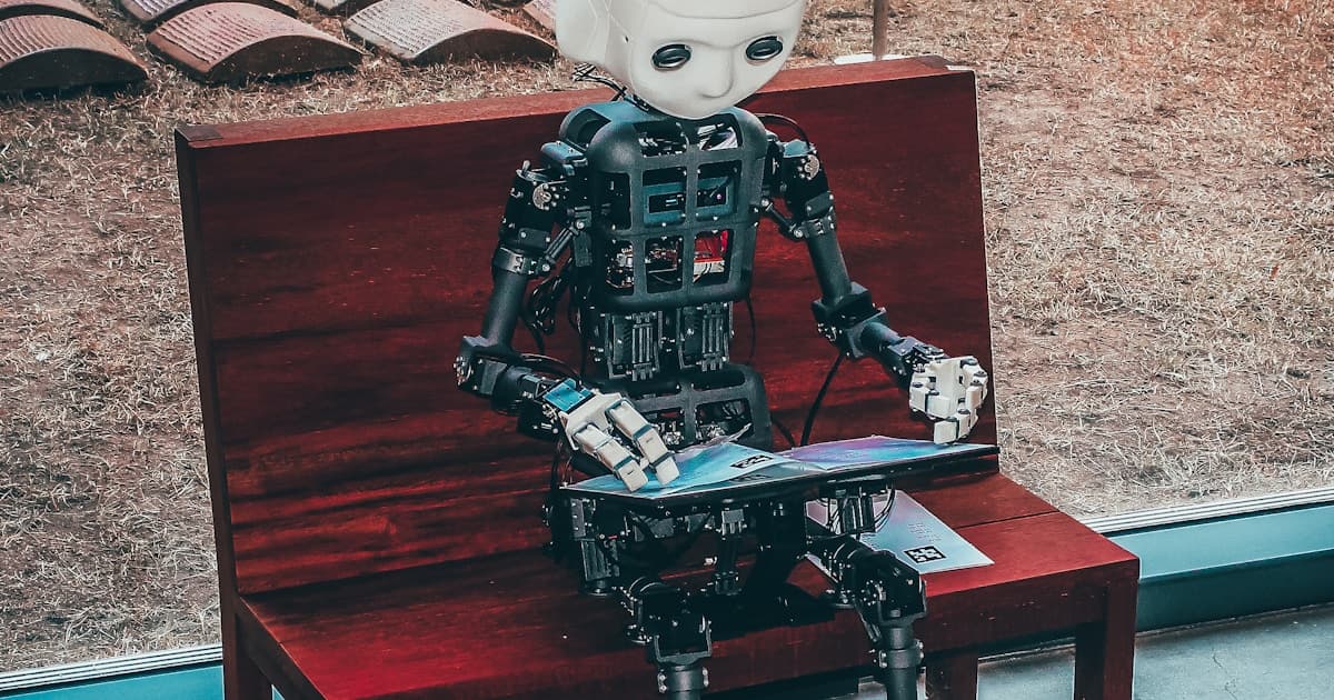 DeepSeek vs ChatGPT vs Gemini: Doanh Nghiệp Việt Chọn AI Nào?