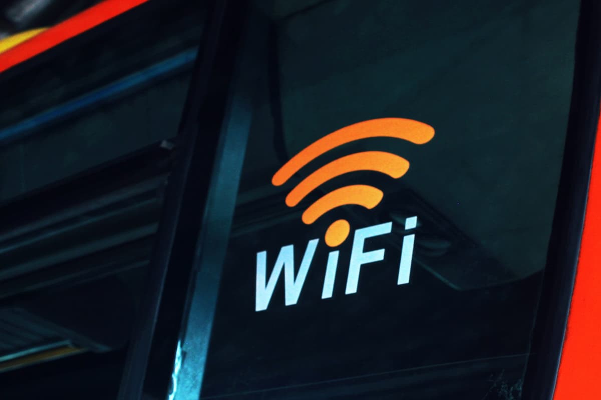 Thiết Kế Mạng Văn Phòng 15 Người: VLAN & Backup — Vietify IT