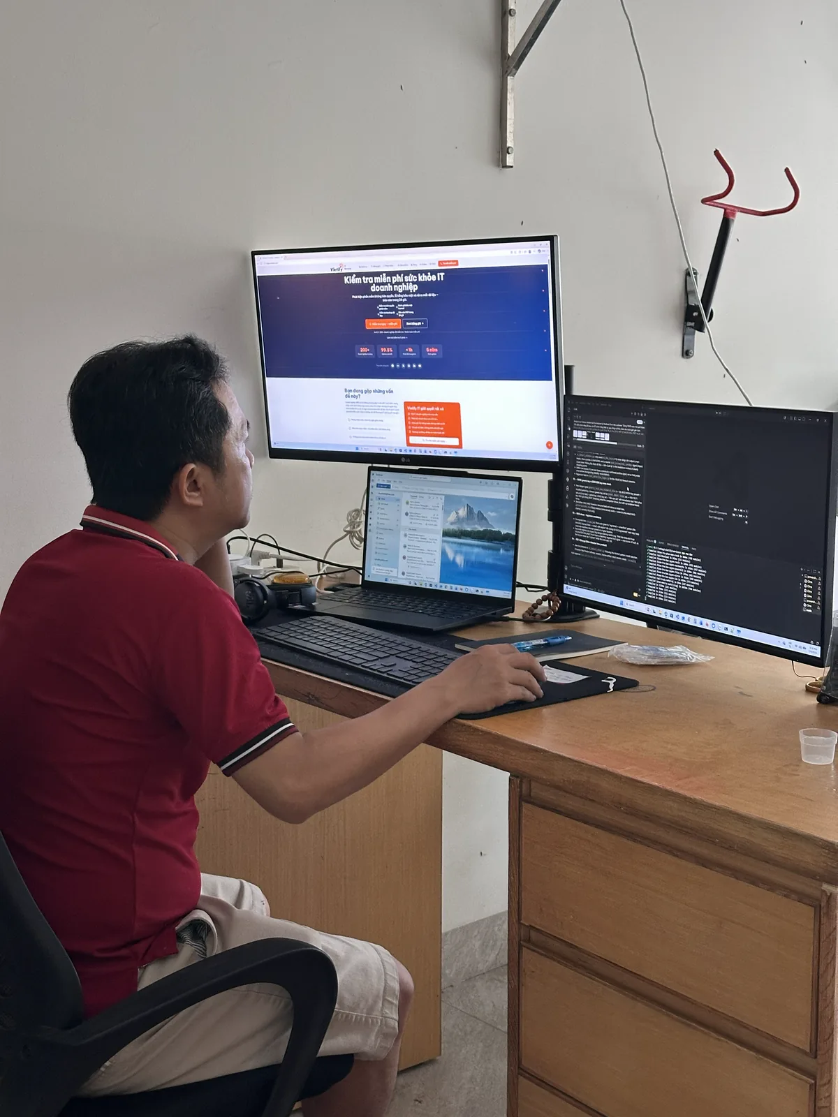 Khu vực làm việc của đội ngũ kỹ sư Vietify IT Services
